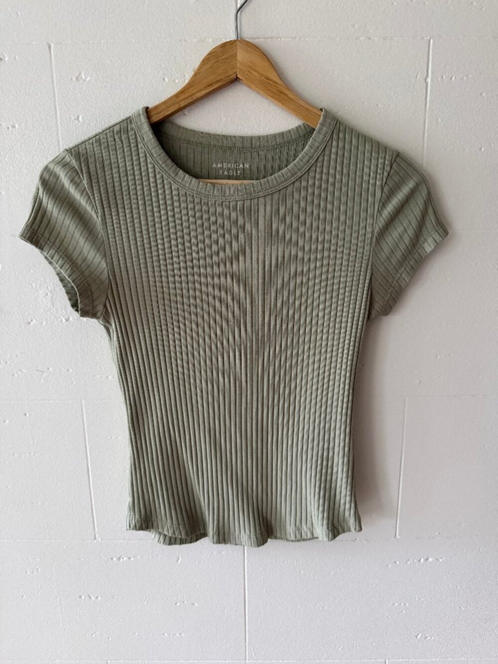 American Eagle | Ribbed Green Classic Fitted T-Shirt | Small
